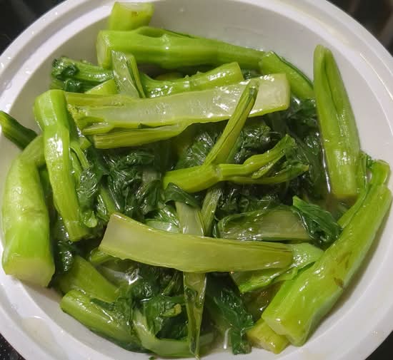 33. Stir-Fried Chinese Vegetable 炒油菜